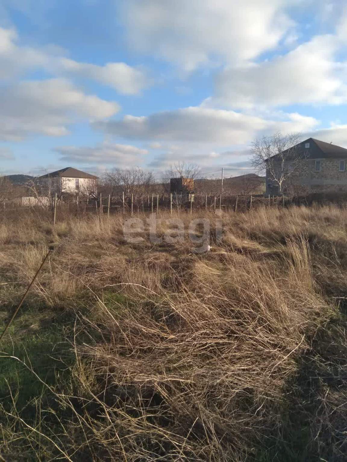 Продам земельный участок 610 м.кв.