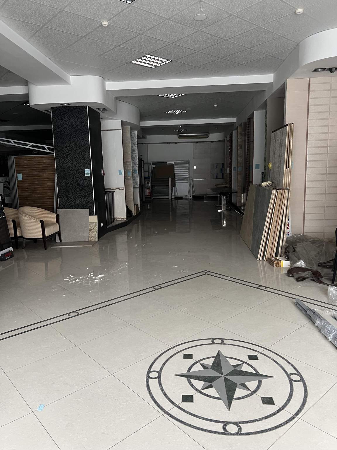 Сдам в аренду магазин 418 м.кв.