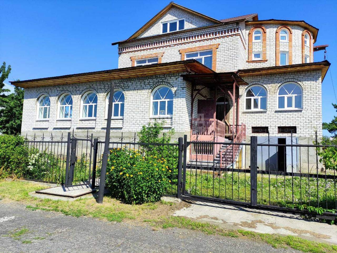 Продажа: Дом 255.0 м², по адресу Россия, Алтайский край, село Одинцовка,  Российская улица - по цене 8200000 руб. на ПроНедвижимость