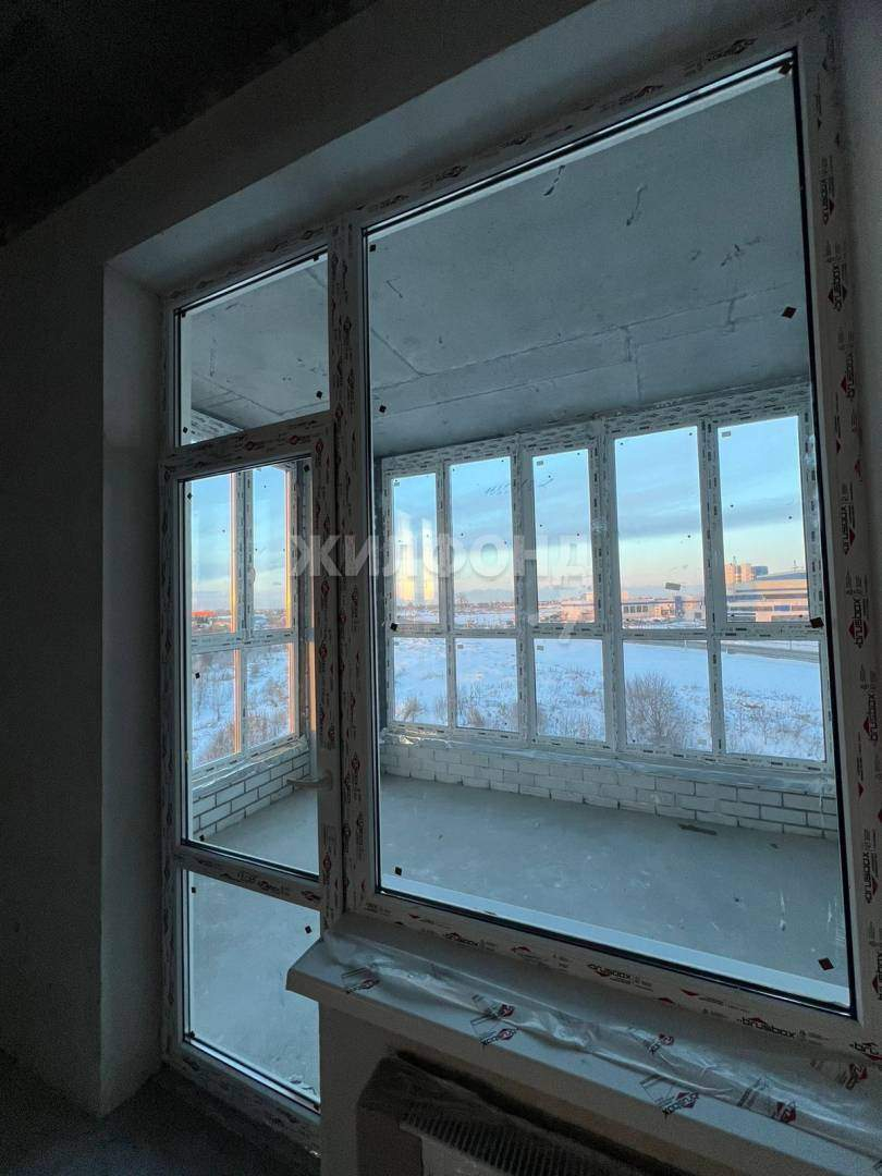 Квартира на продажу в Брянске, Счастливая улица, 3 фото №2