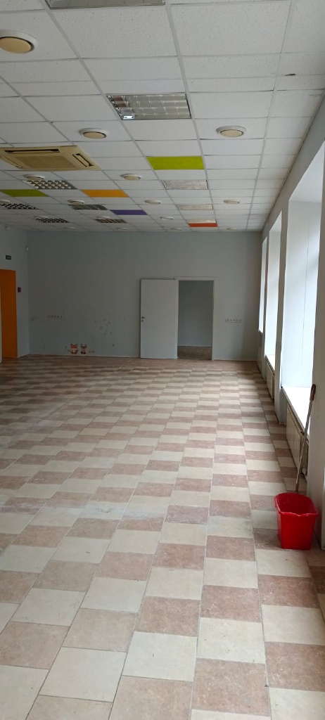Сдам в аренду торговое помещение 675 м.кв.