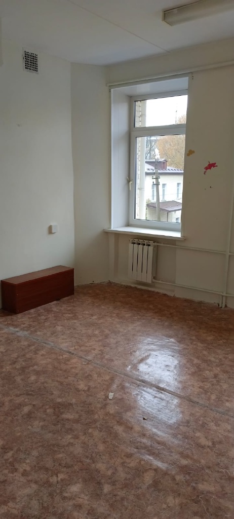 Сдам в аренду торговое помещение 675 м.кв.
