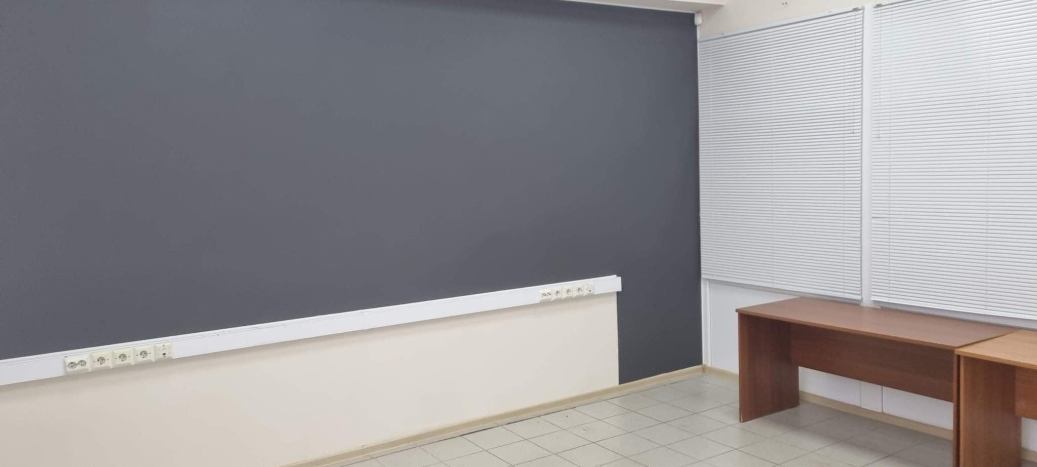 Продам офис 975.6 м.кв.