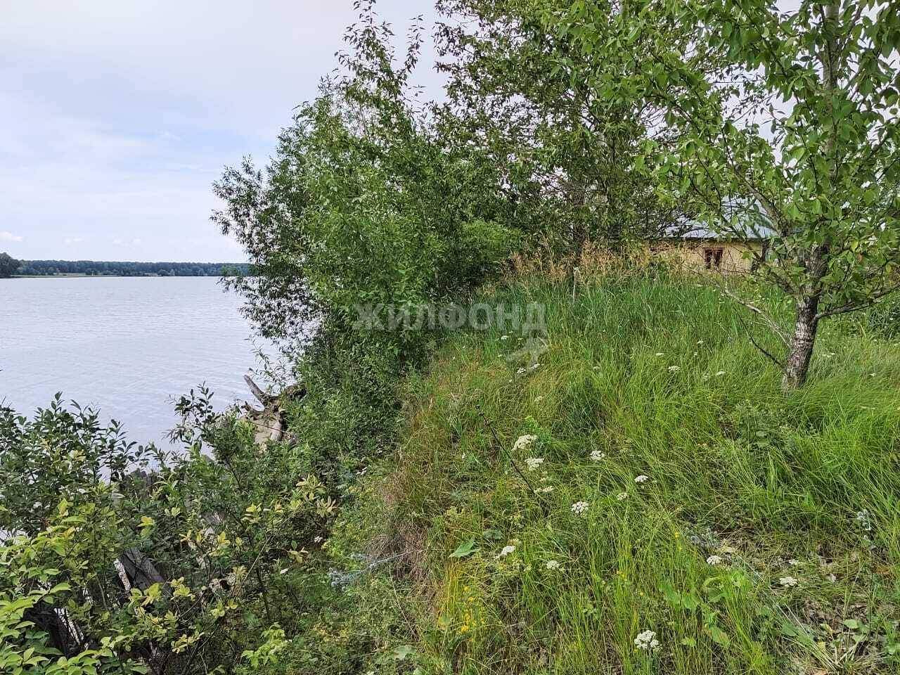 Продам земельный участок 2500 м.кв.