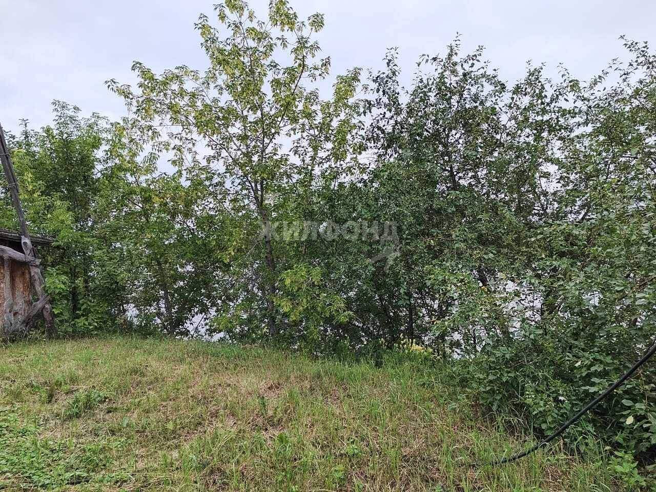 Продам земельный участок 2500 м.кв.