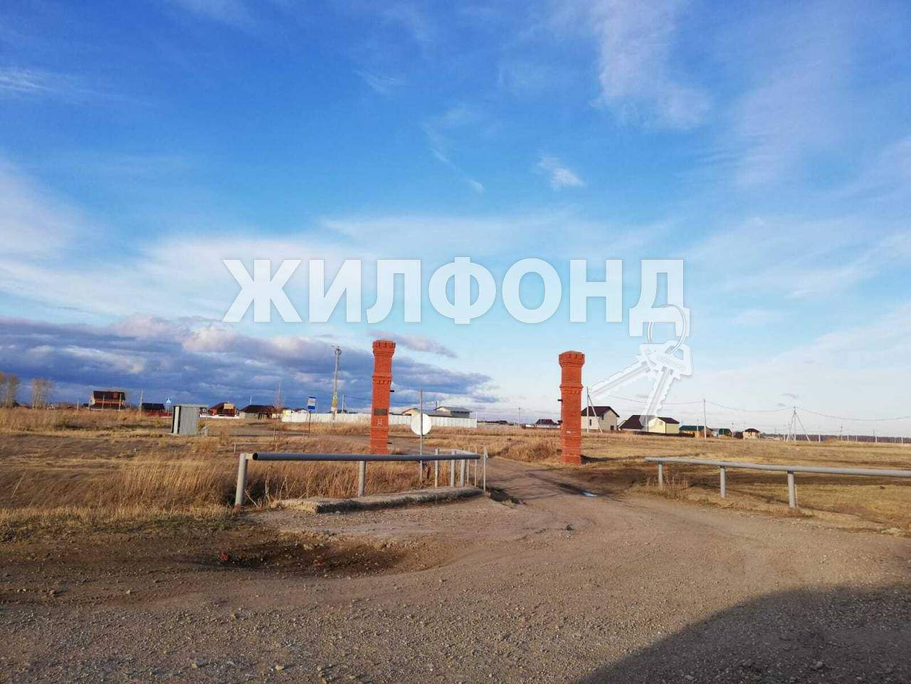 Продам земельный участок 1000 м.кв.