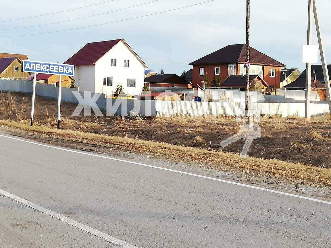 Продам земельный участок 1000 м.кв.
