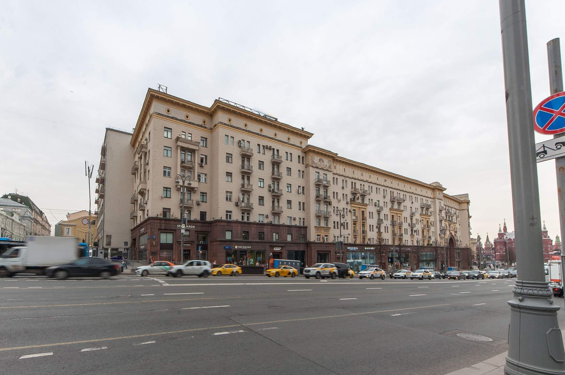 Метро охотный ряд фото с улицы