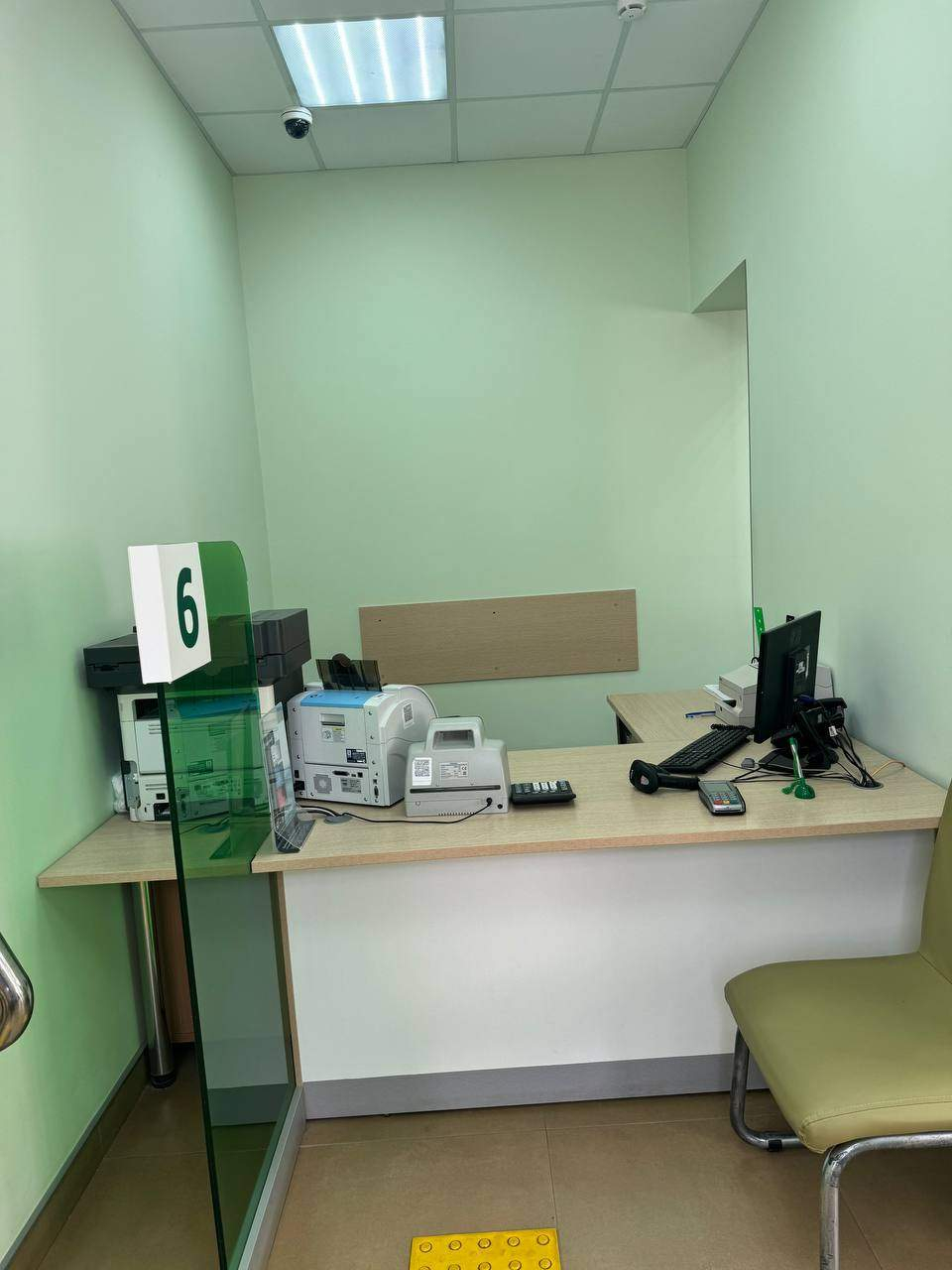 Сдам в аренду торговое помещение 325.7 м.кв.