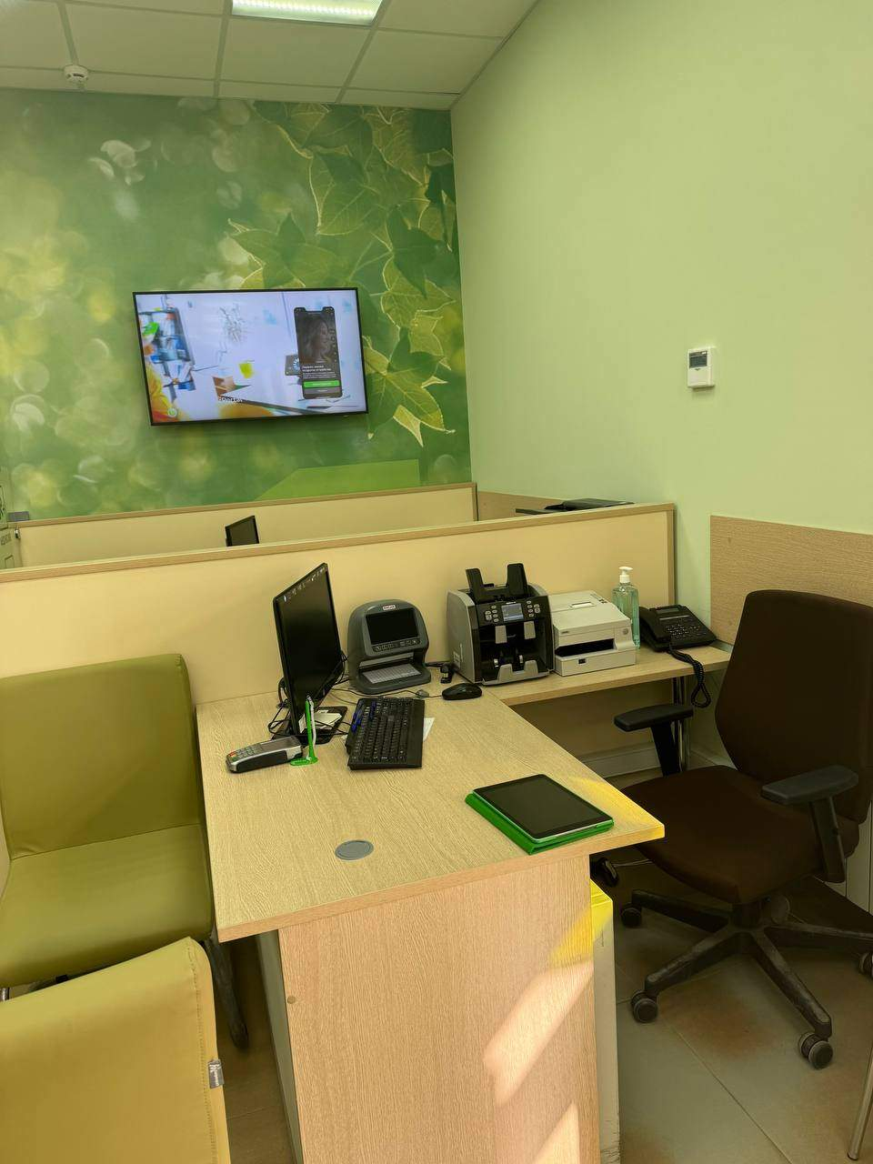 Продам торговое помещение 325.7 м.кв.