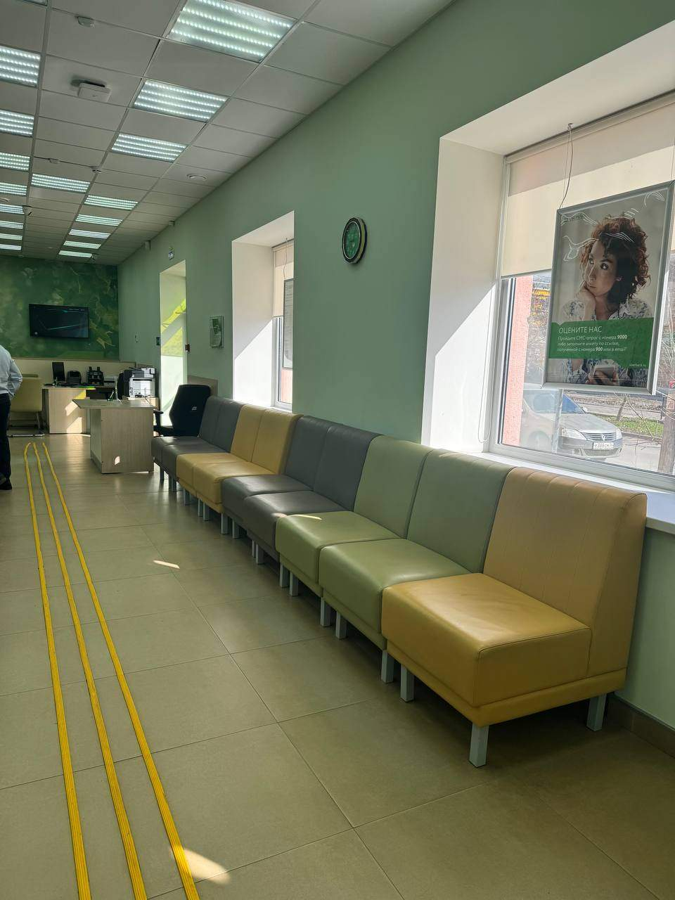 Сдам в аренду торговое помещение 325.7 м.кв.