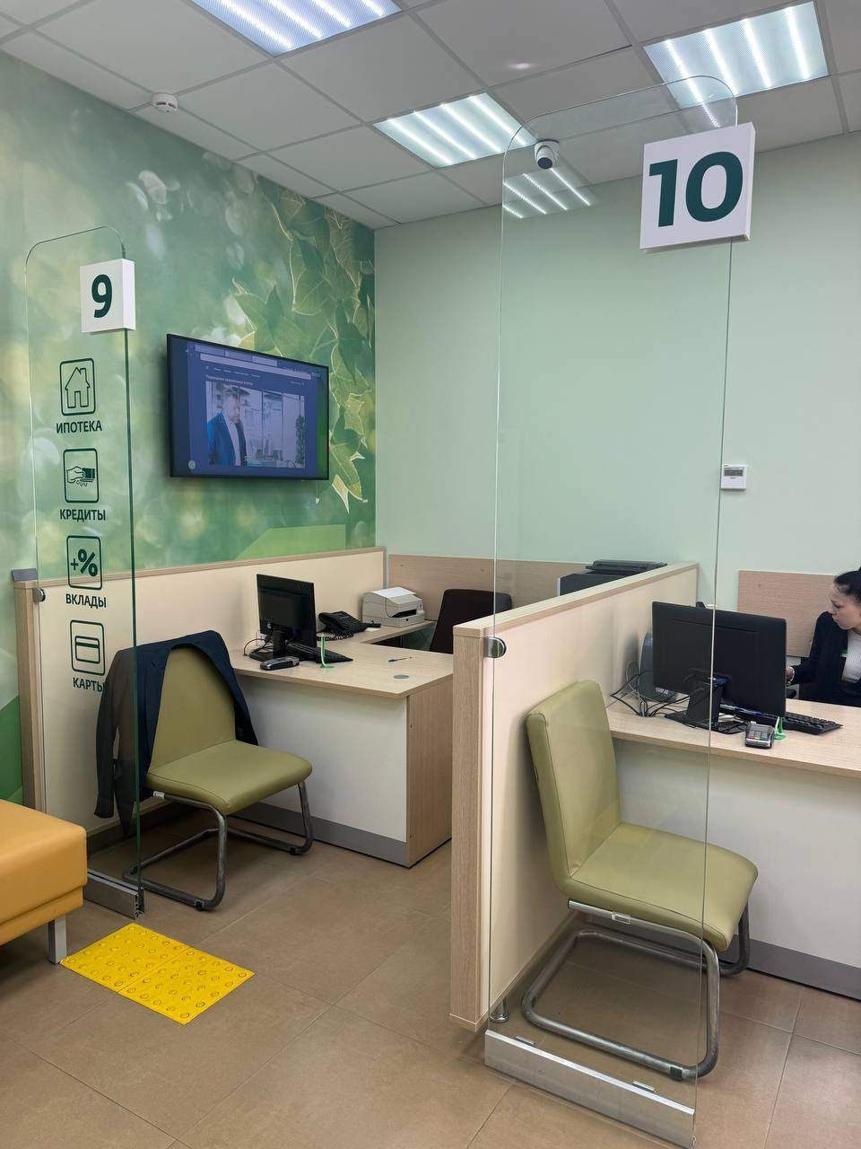Сдам в аренду торговое помещение 325.7 м.кв.