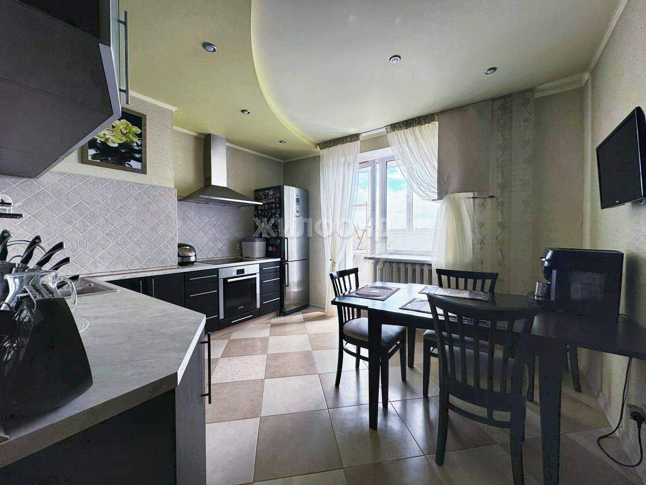 Квартира на продажу в Брянске, Красноармейская улица, 100 фото №2