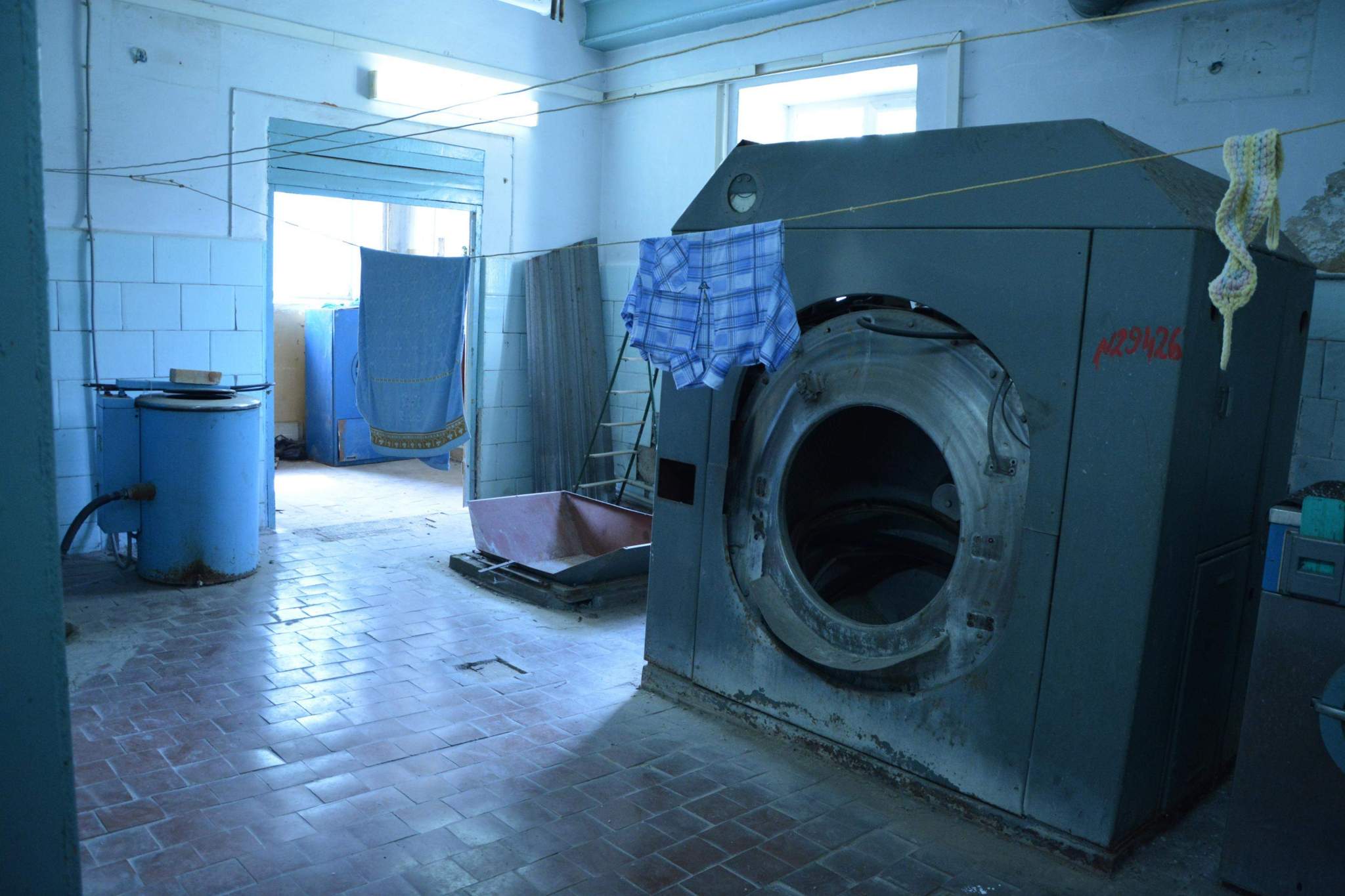 Продам торговое помещение 1646.8 м.кв.