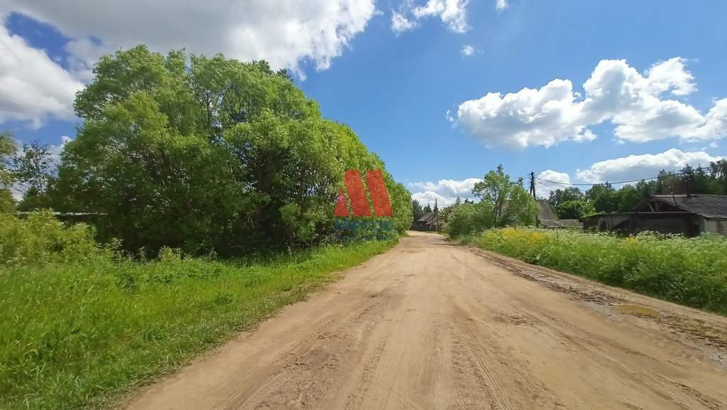 Продам земельный участок 1000 м.кв.