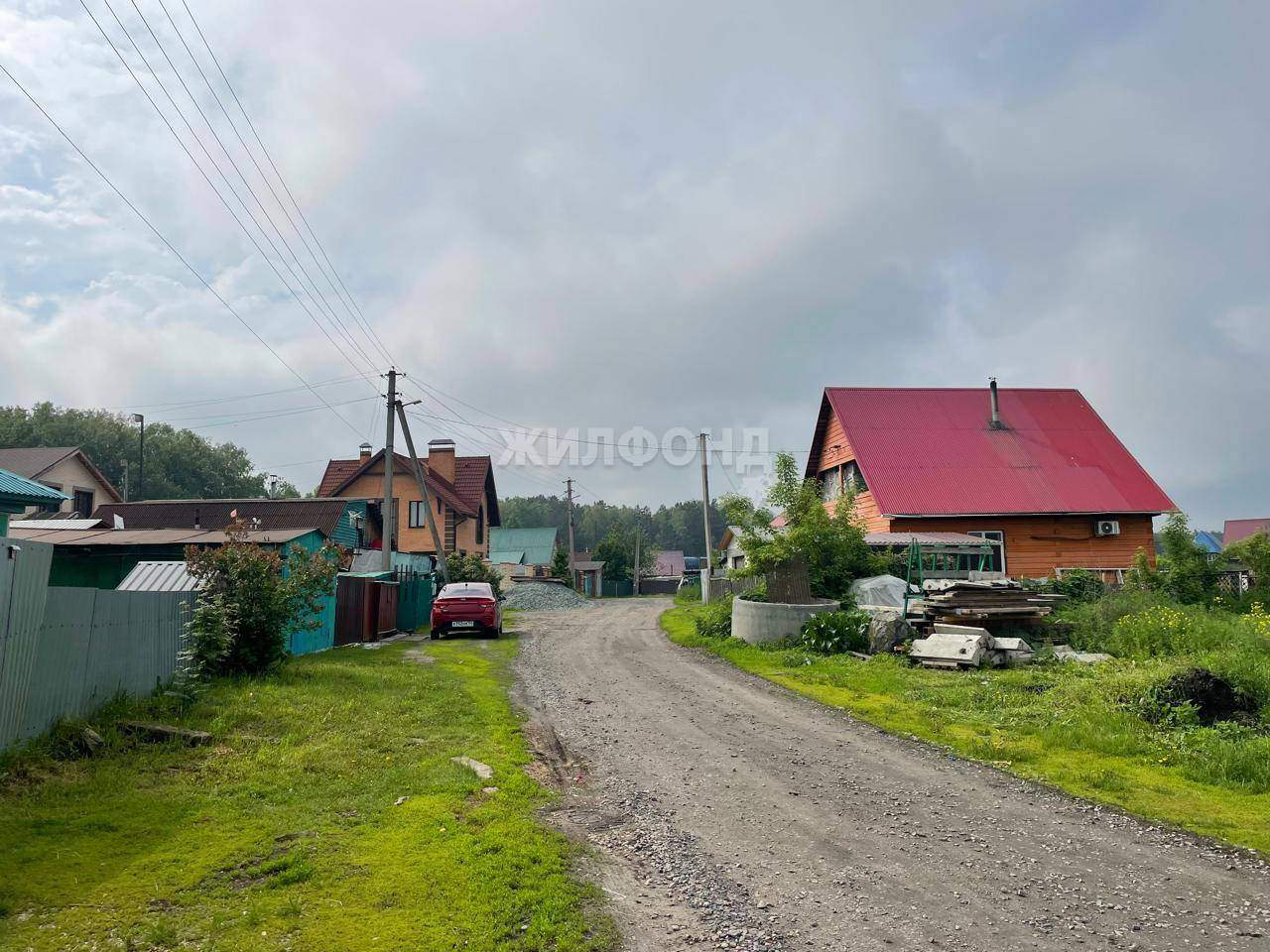Продам земельный участок 683 м.кв.