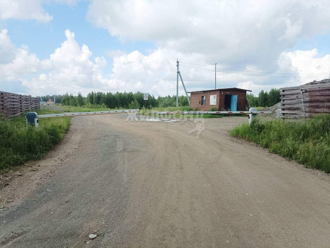 Продам земельный участок 1351 м.кв.