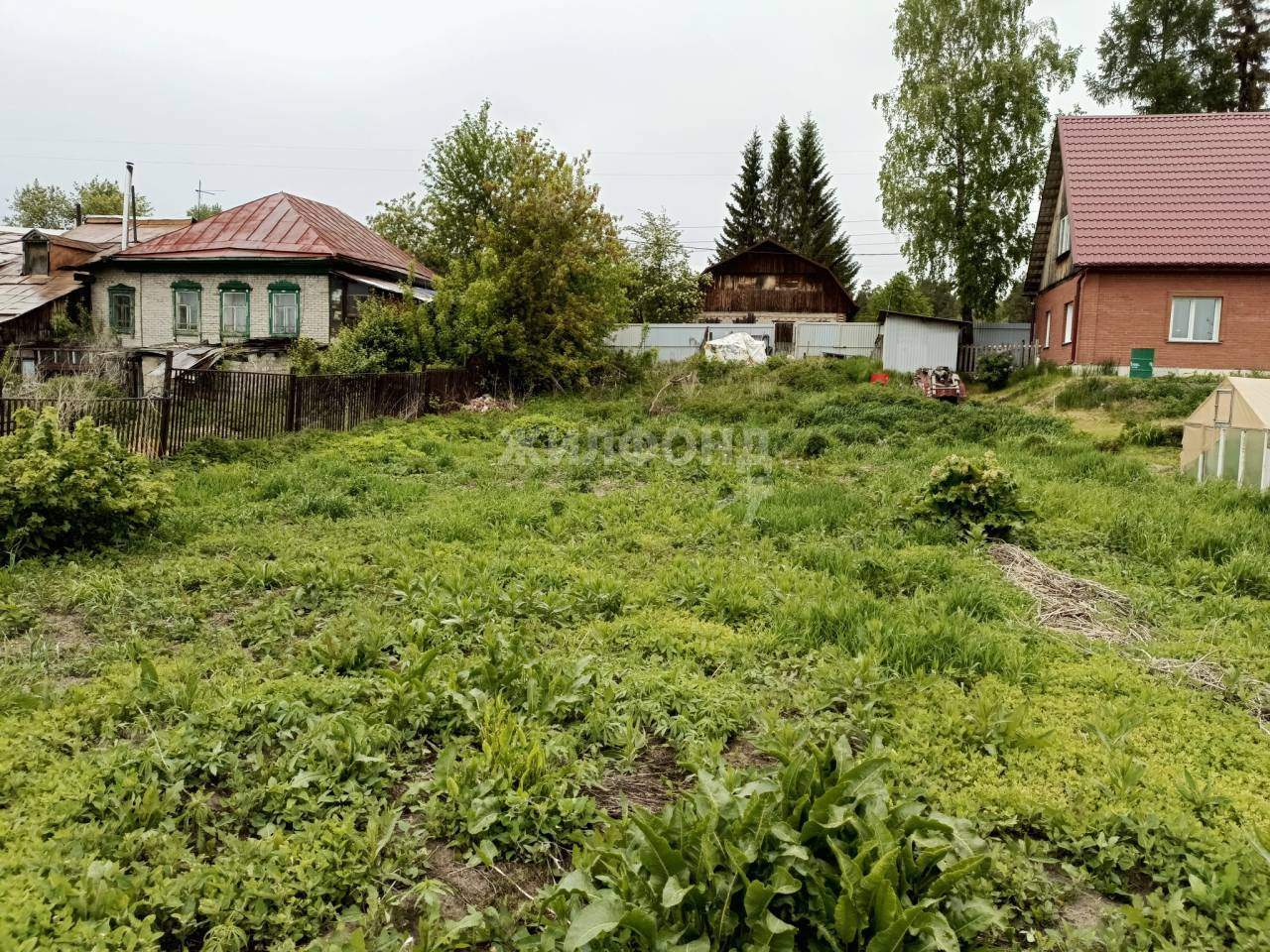 Продам земельный участок 640 м.кв.