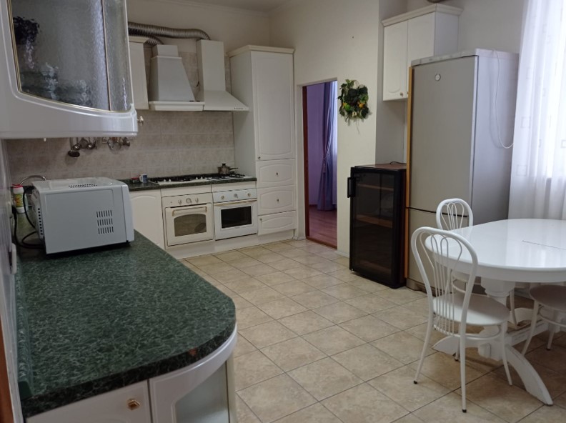 Продам торговое помещение 955.9 м.кв.