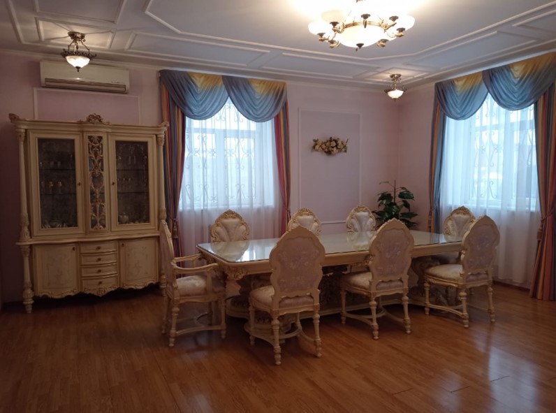 Продам торговое помещение 955.9 м.кв.