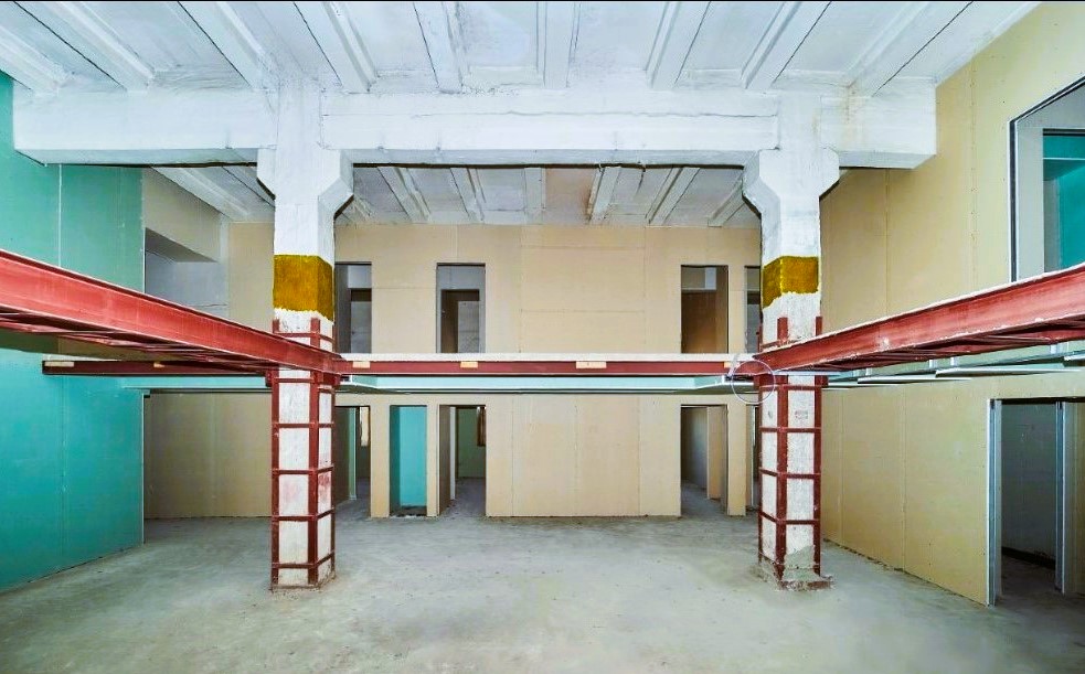 Продам помещение свободного назначения 2005.7 м.кв.