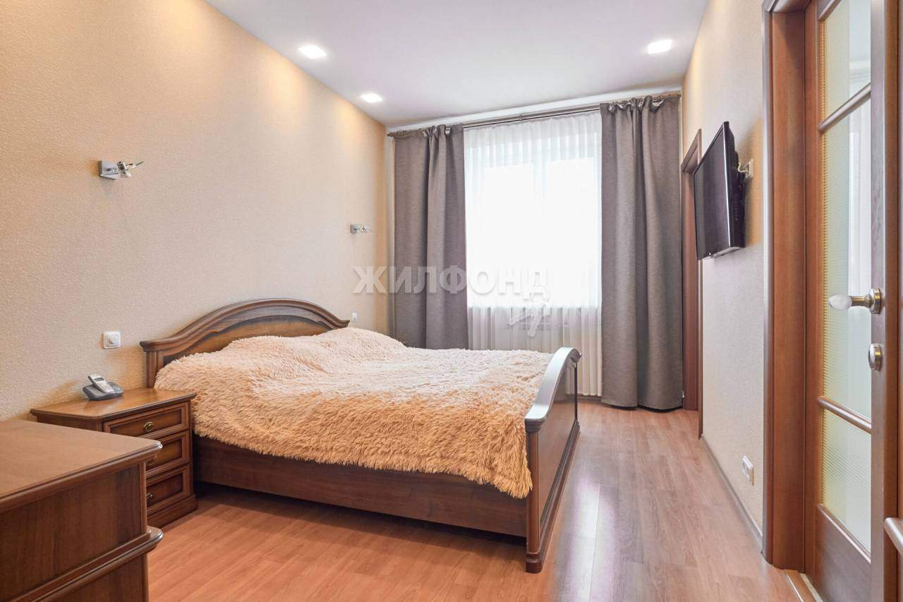 Квартира на продажу в Томске, Затеевский переулок, 8 фото №0