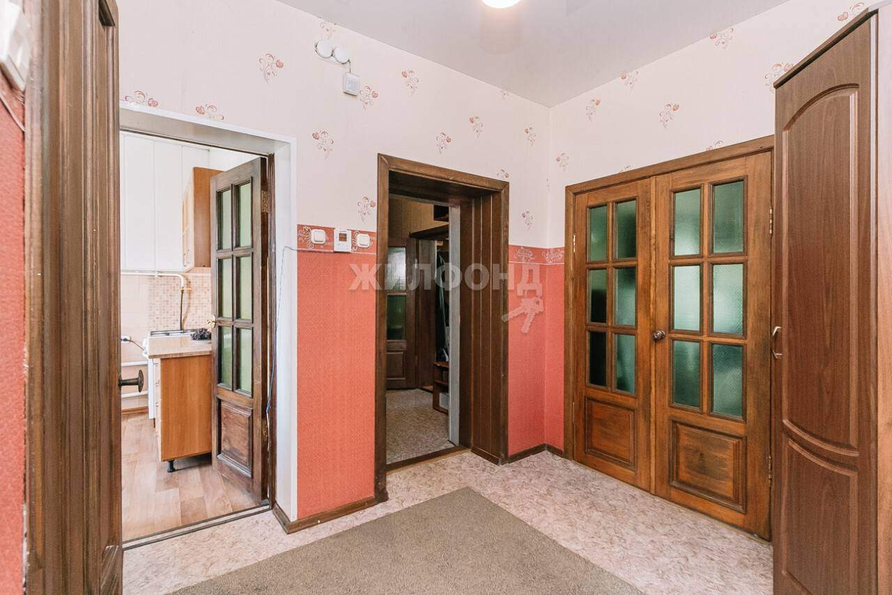 Дом на продажу в Новосибирске, Нахимова улица фото №1