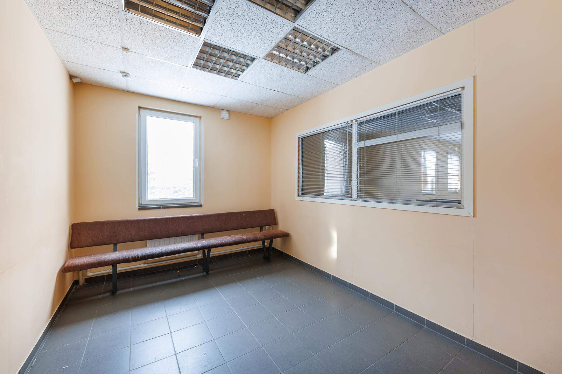 Продам торговое помещение 143.3 м.кв.