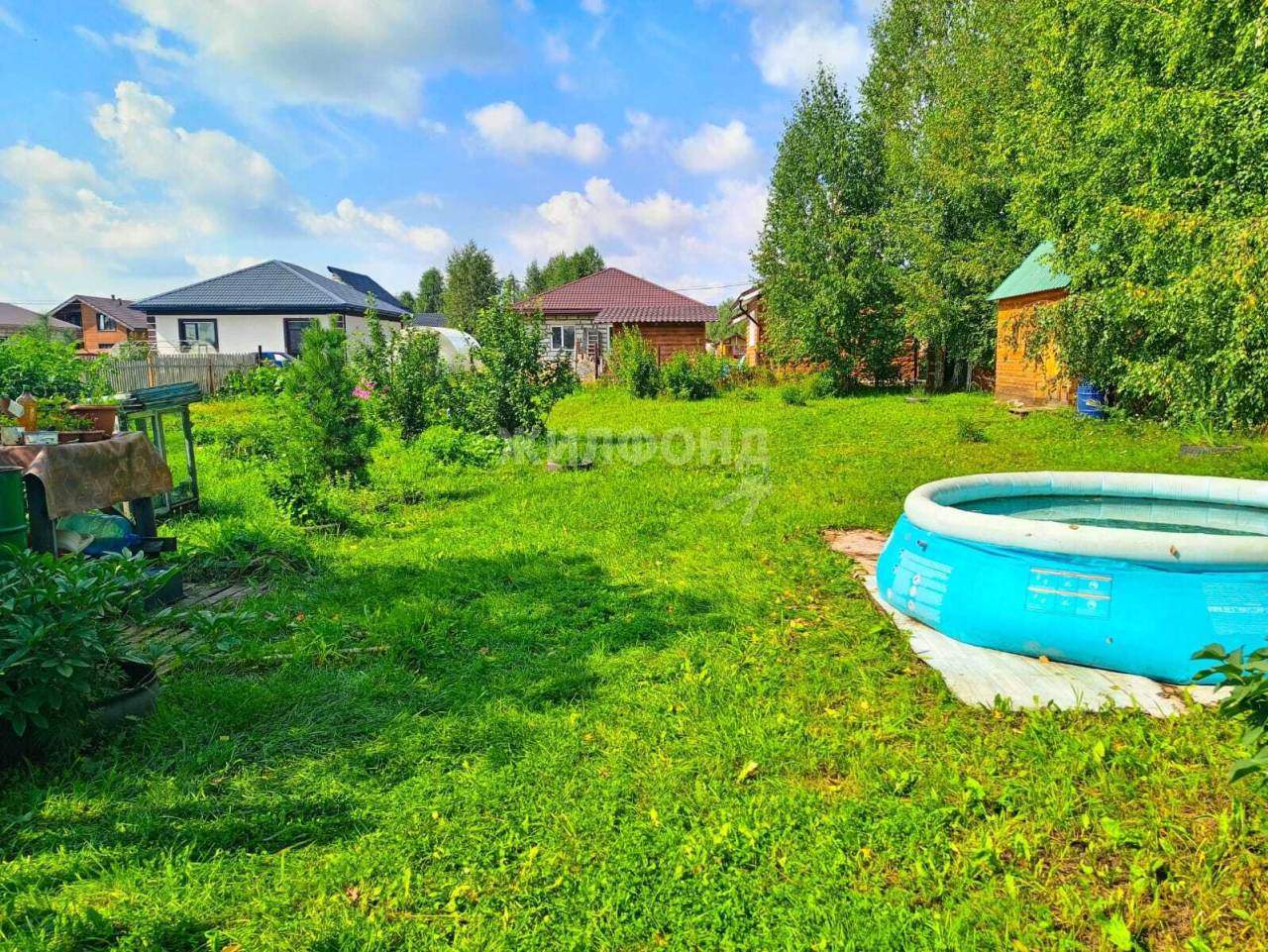 Продам земельный участок 1009 м.кв.