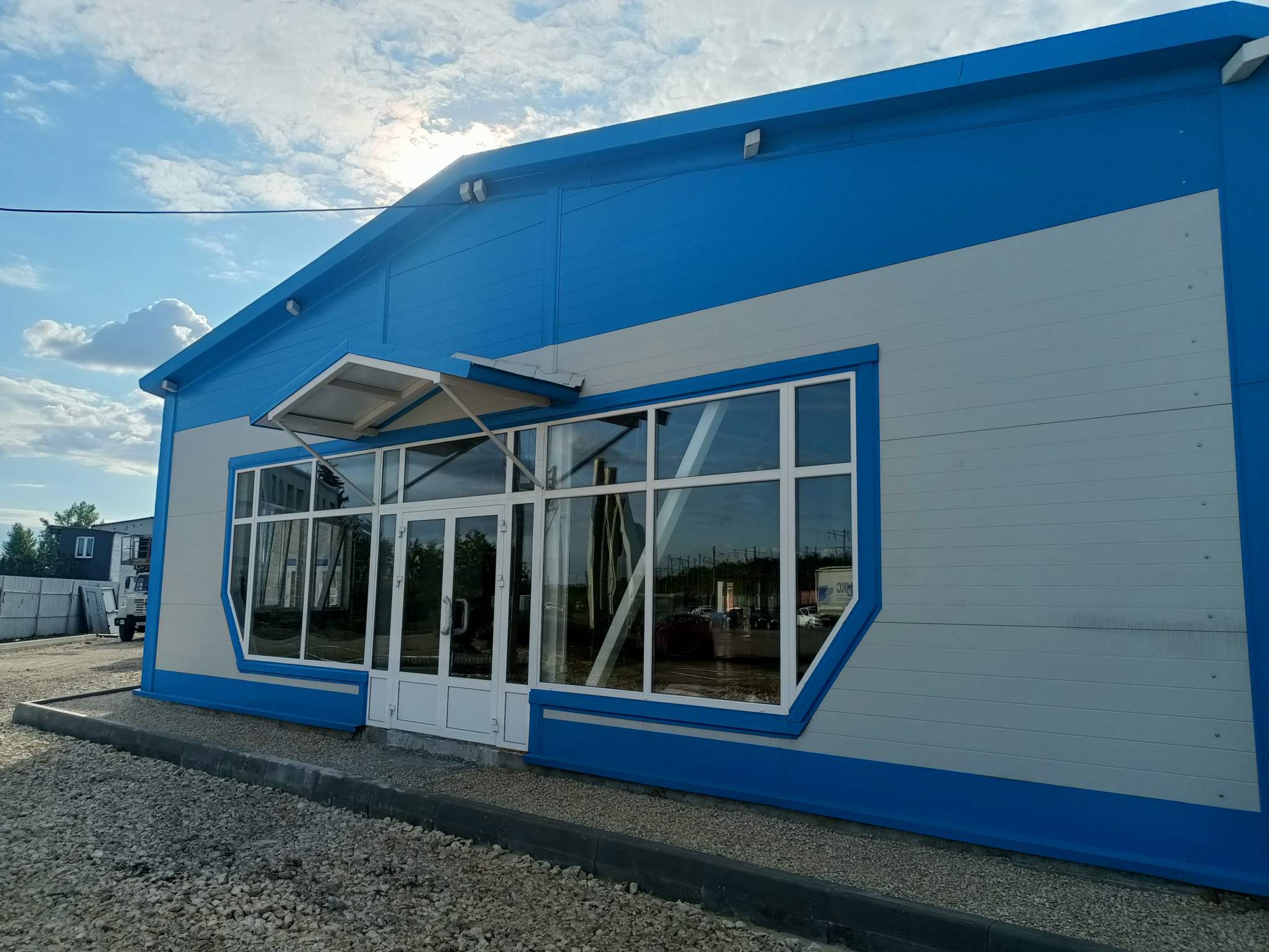 Сдам в аренду магазин 400 м.кв.