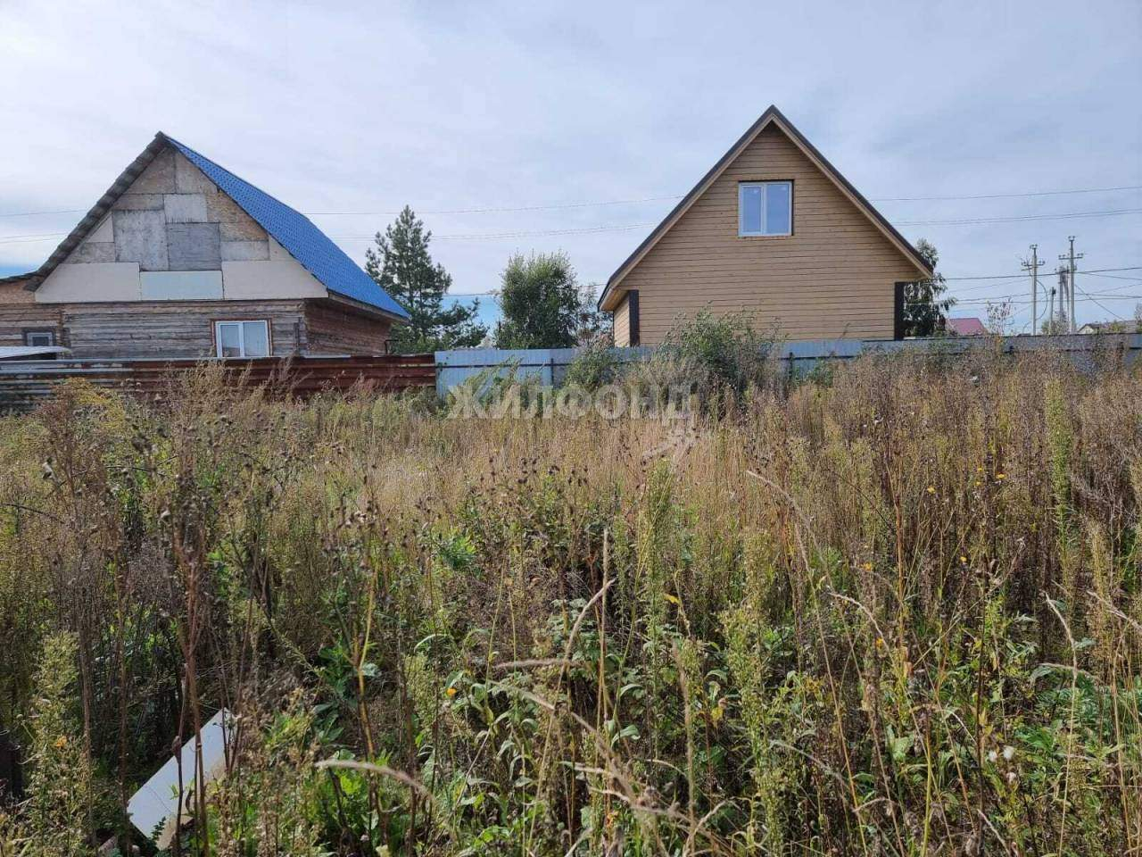 Продам земельный участок 883 м.кв.