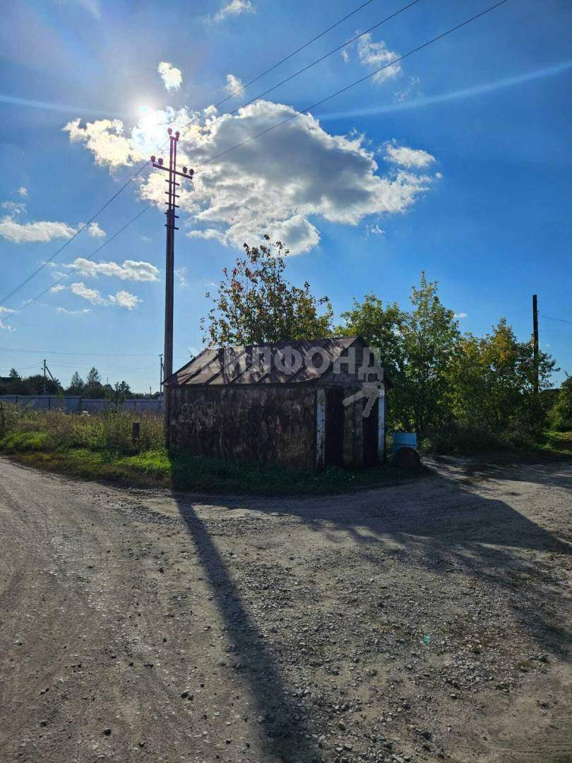Продам земельный участок 1100 м.кв.