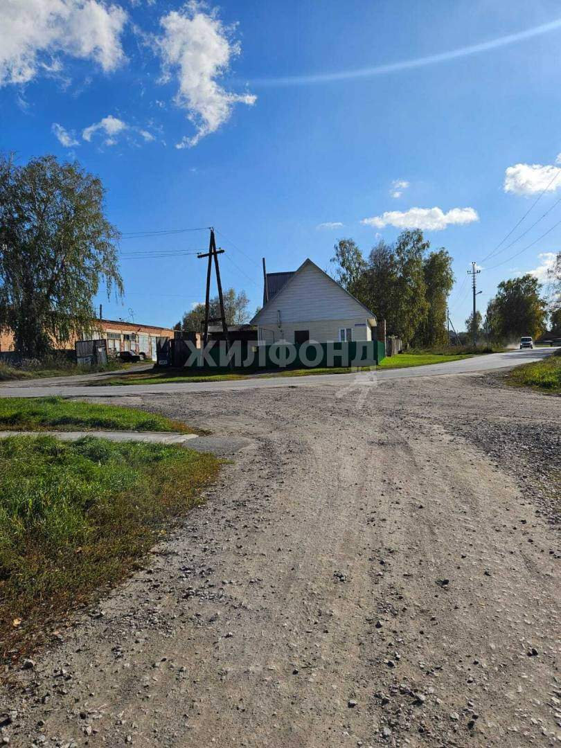 Продам земельный участок 1100 м.кв.