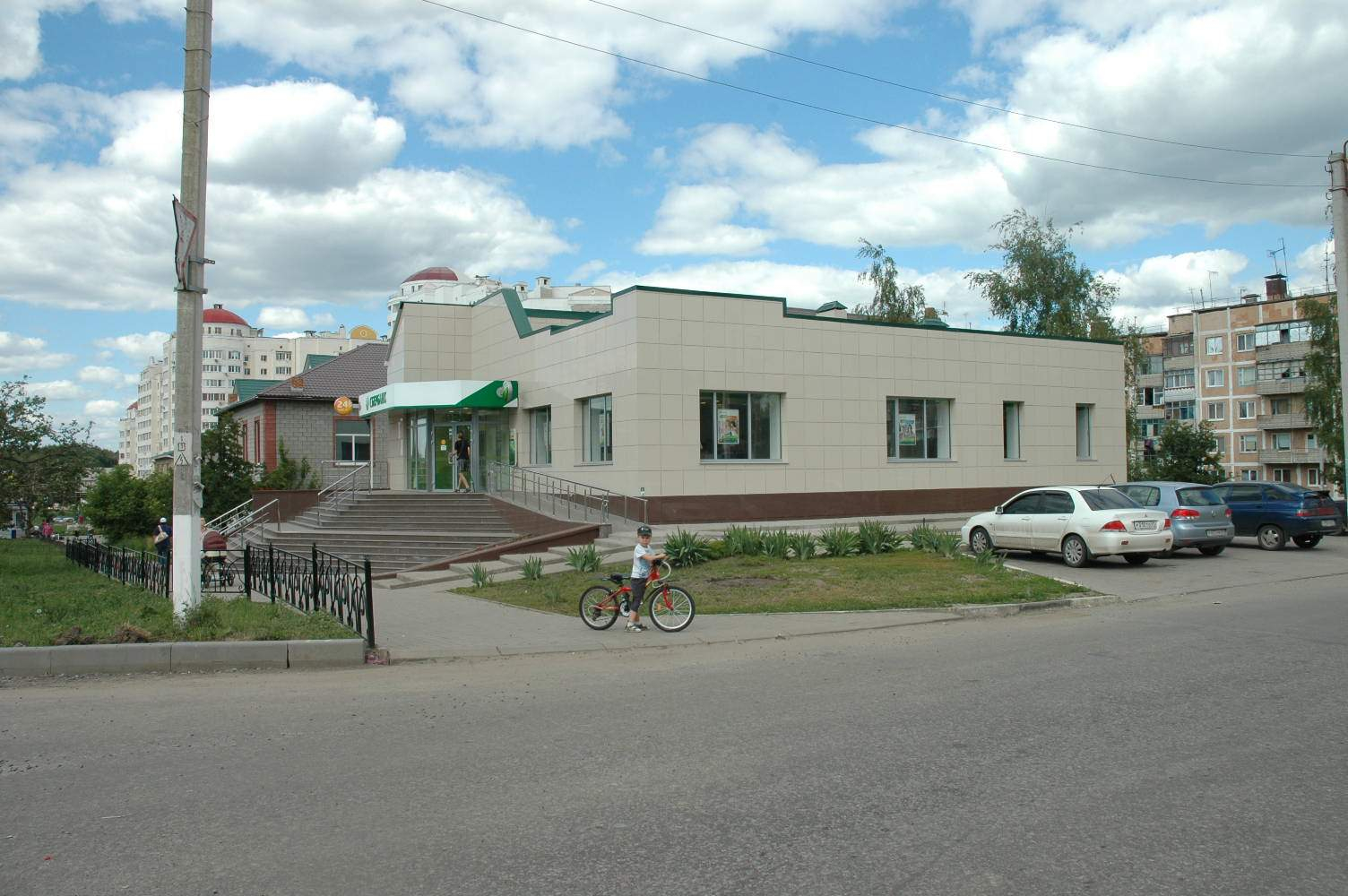 Продам торговое помещение 468.5 м.кв.