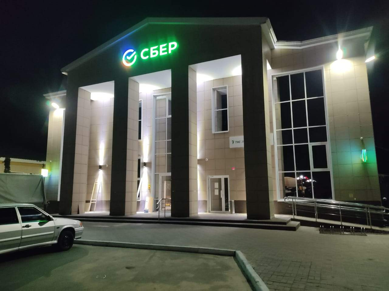 Продам торговое помещение 1588.5 м.кв.