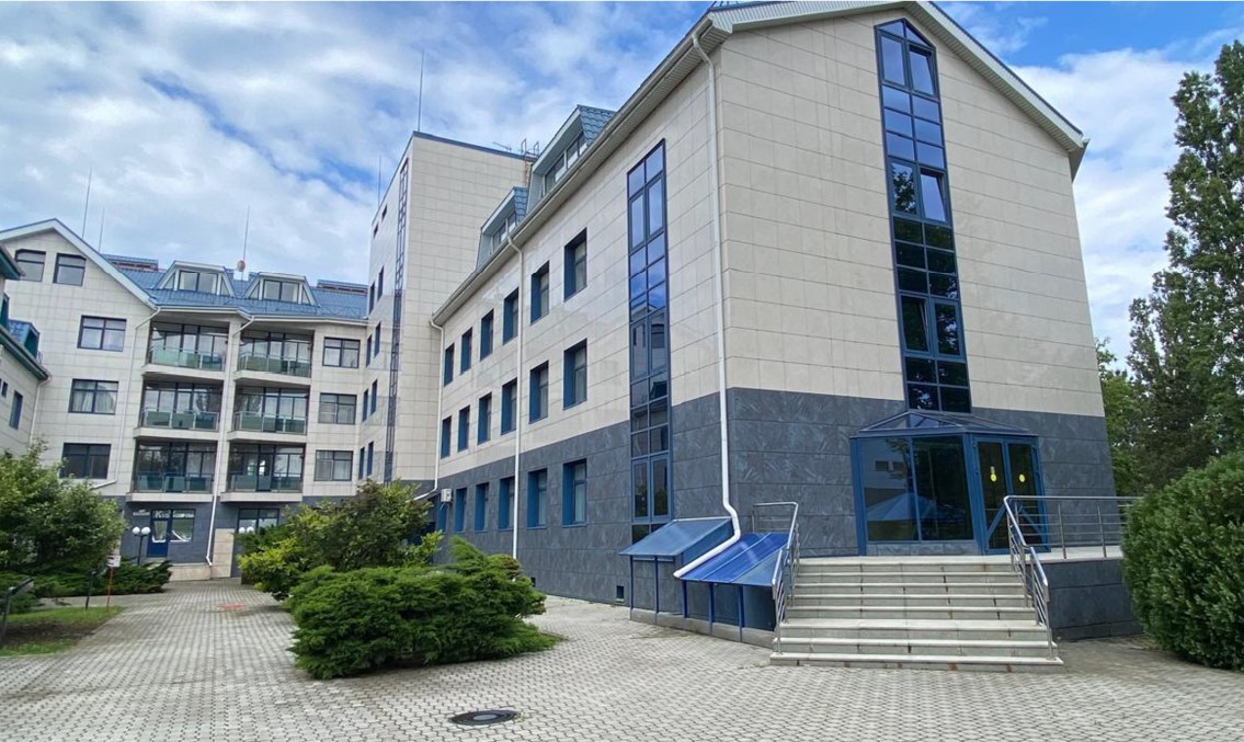 Продам помещение свободного назначения 9890.2 м.кв.