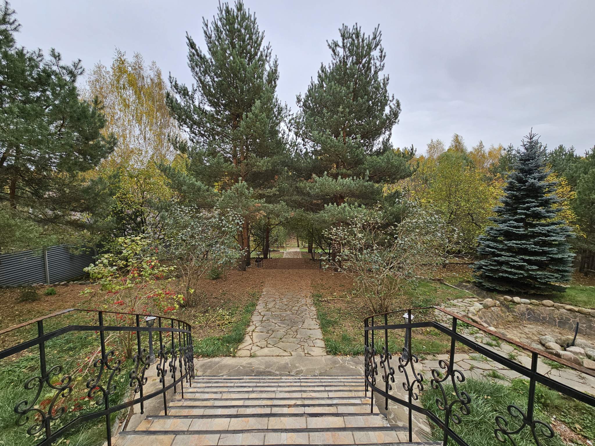 Продам земельный участок 2000 м.кв.