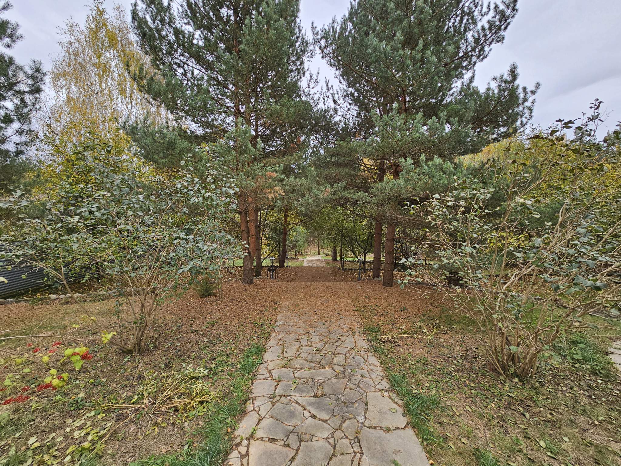 Продам земельный участок 2000 м.кв.