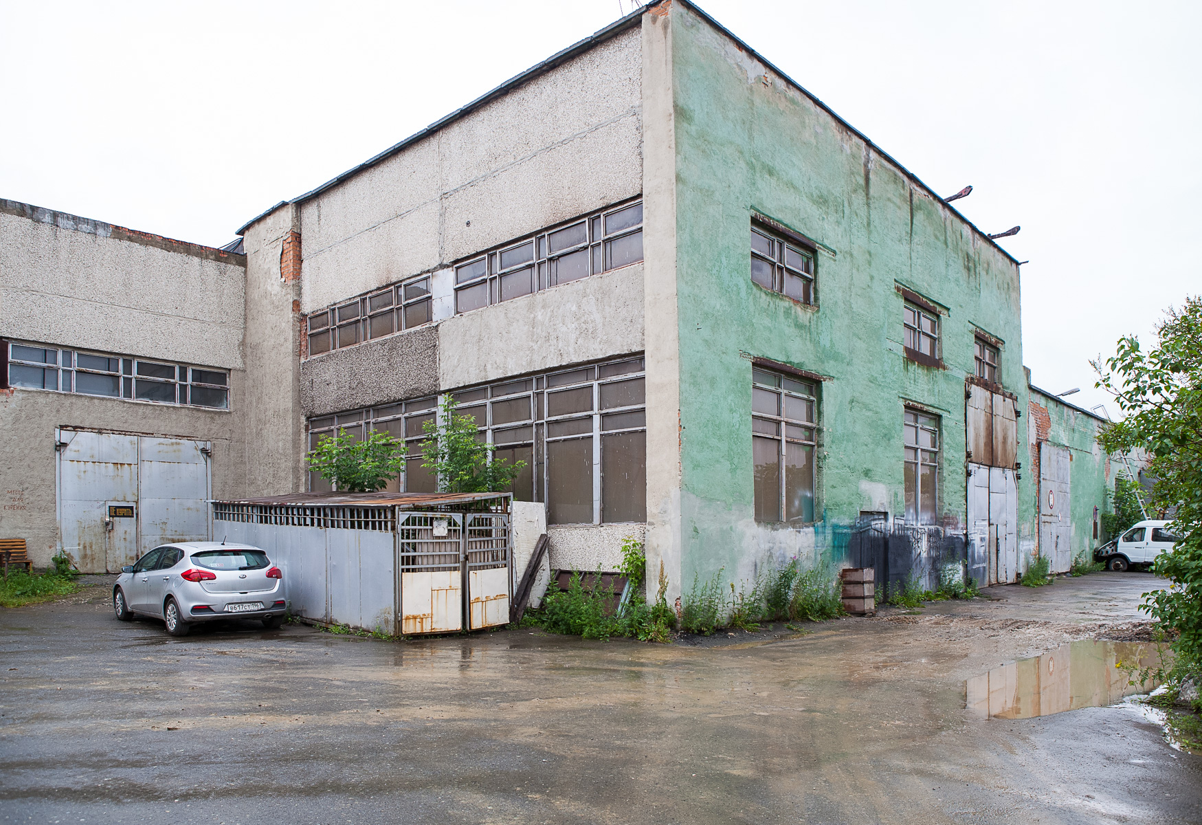 Продам торговое помещение 7003 м.кв.