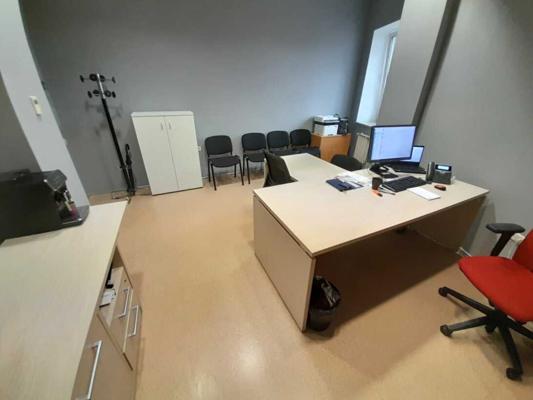 Продам помещение свободного назначения 1469.9 м.кв.