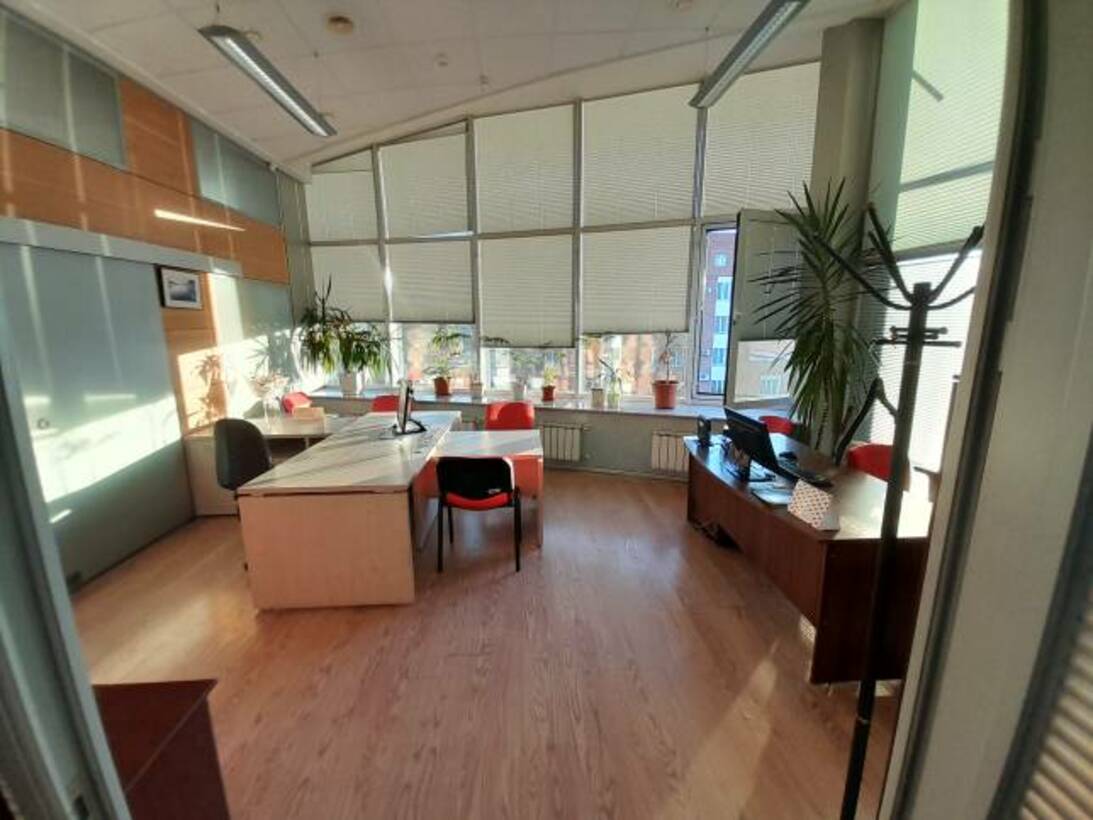 Продам помещение свободного назначения 1469.9 м.кв.