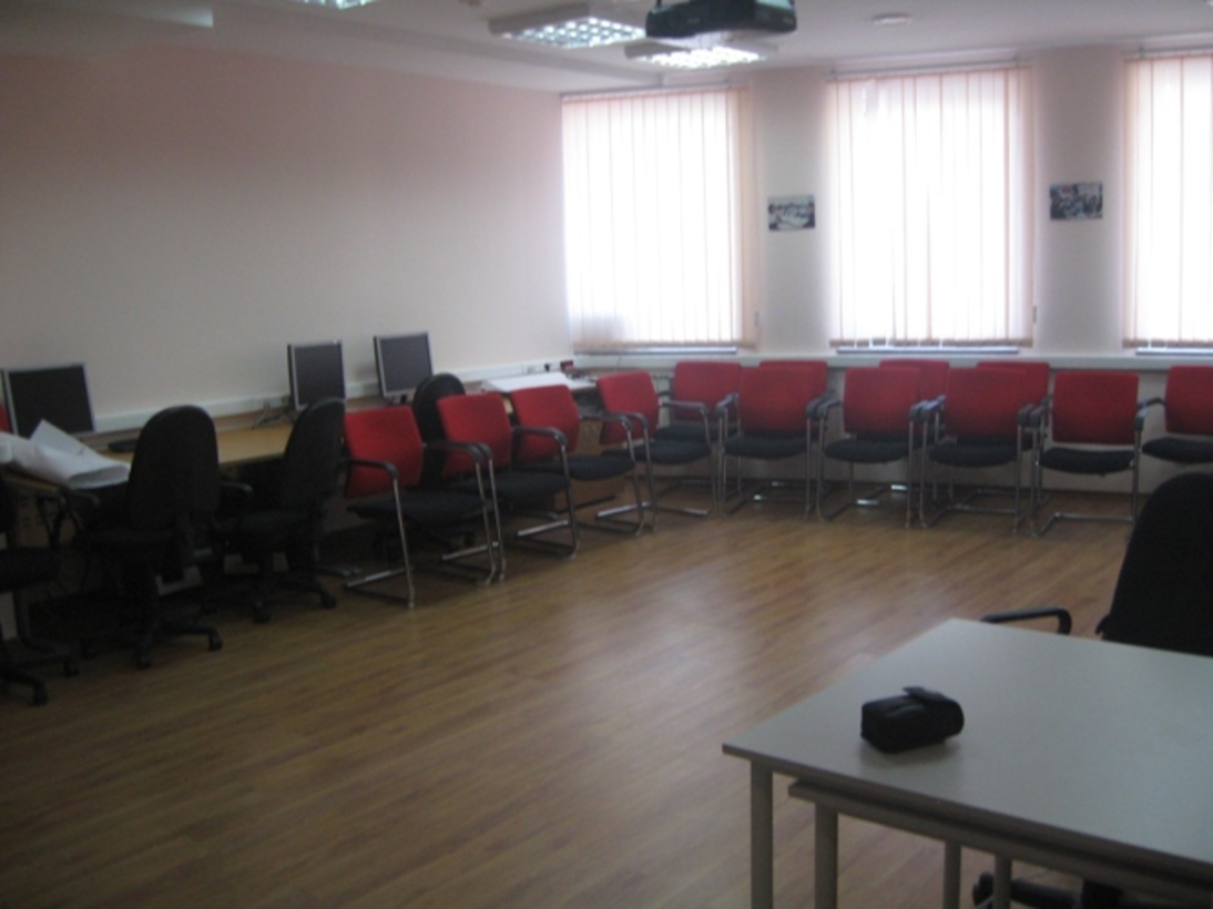 Продам помещение свободного назначения 1469.9 м.кв.