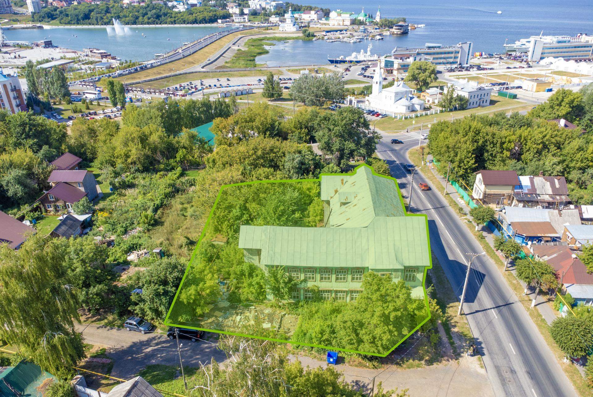Продам торговое помещение 1042.6 м.кв.