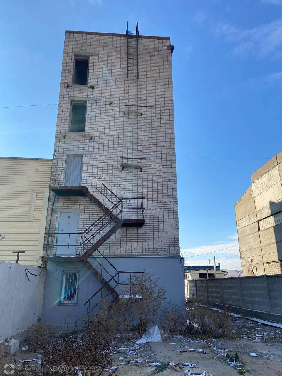 Продам офис 675.8 м.кв.