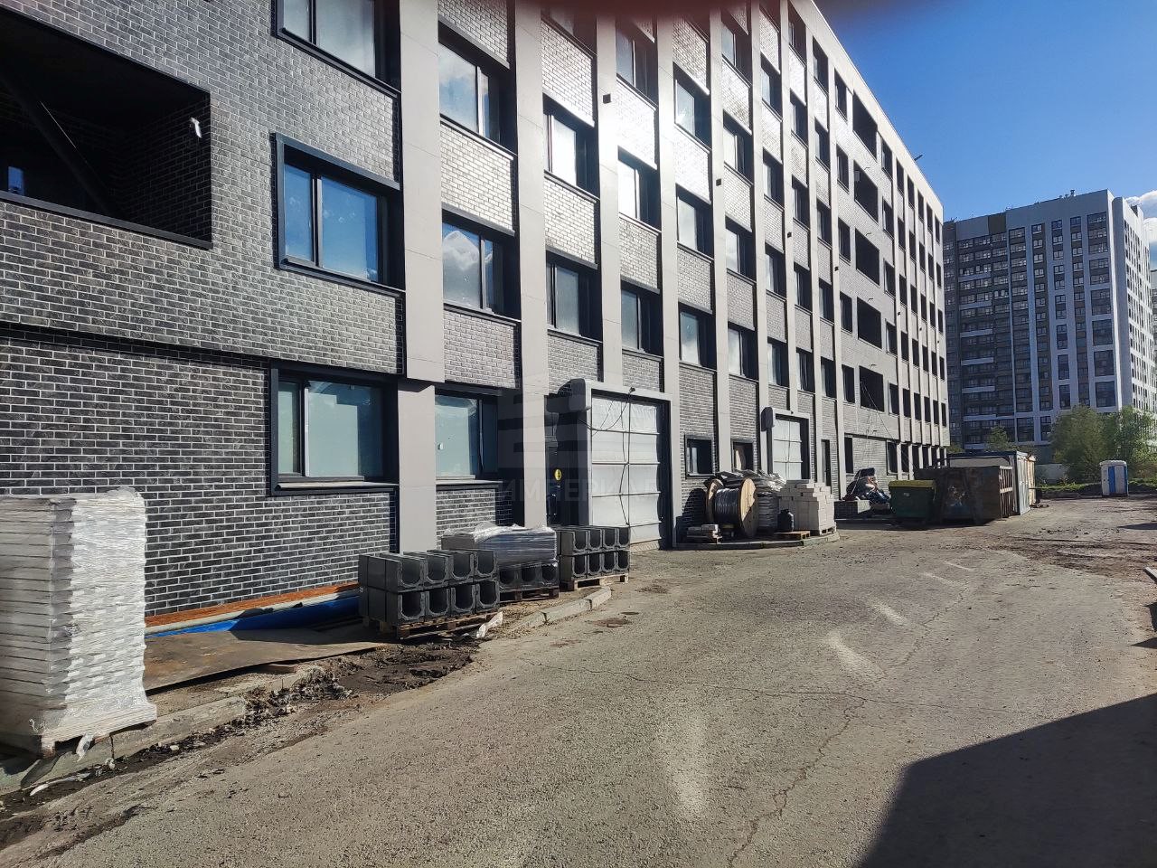 Сдам в аренду помещение свободного назначения 402.3 м.кв.
