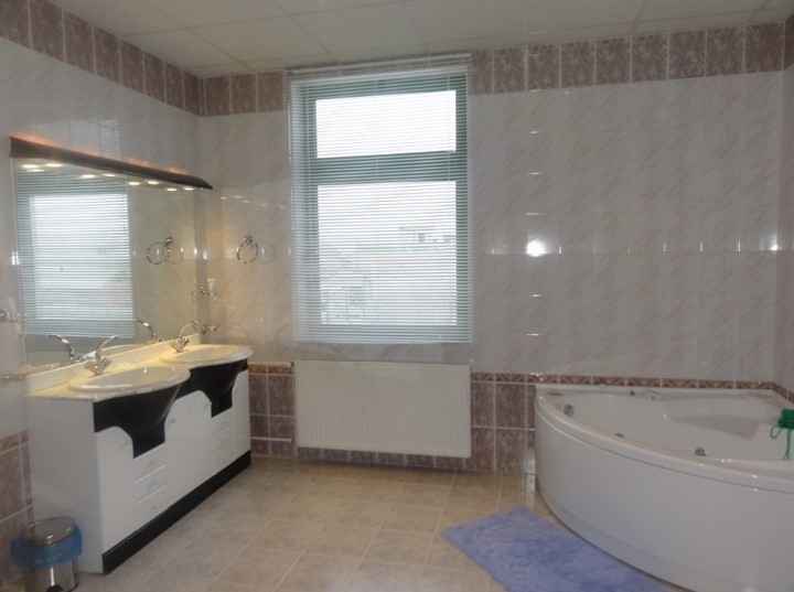 Продам помещение свободного назначения 3715.6 м.кв.