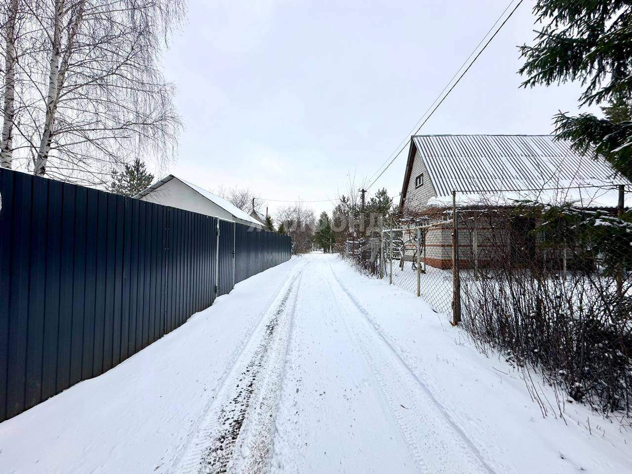Продам земельный участок 1200 м.кв.