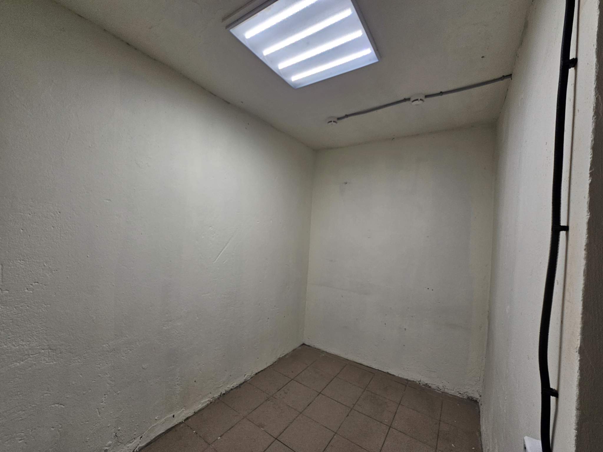 Сдам в аренду помещение свободного назначения 14.6 м.кв.