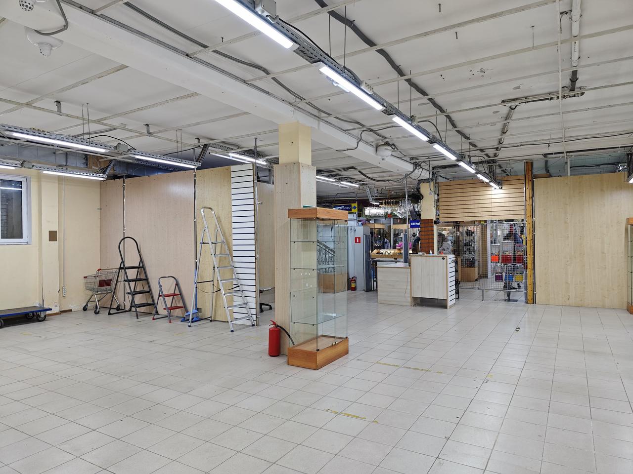 Сдам в аренду магазин 300 м.кв.