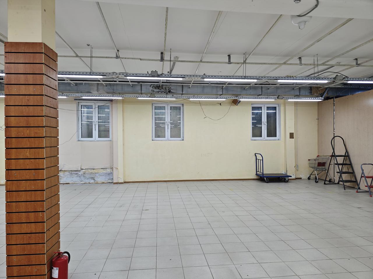 Сдам в аренду магазин 500 м.кв.